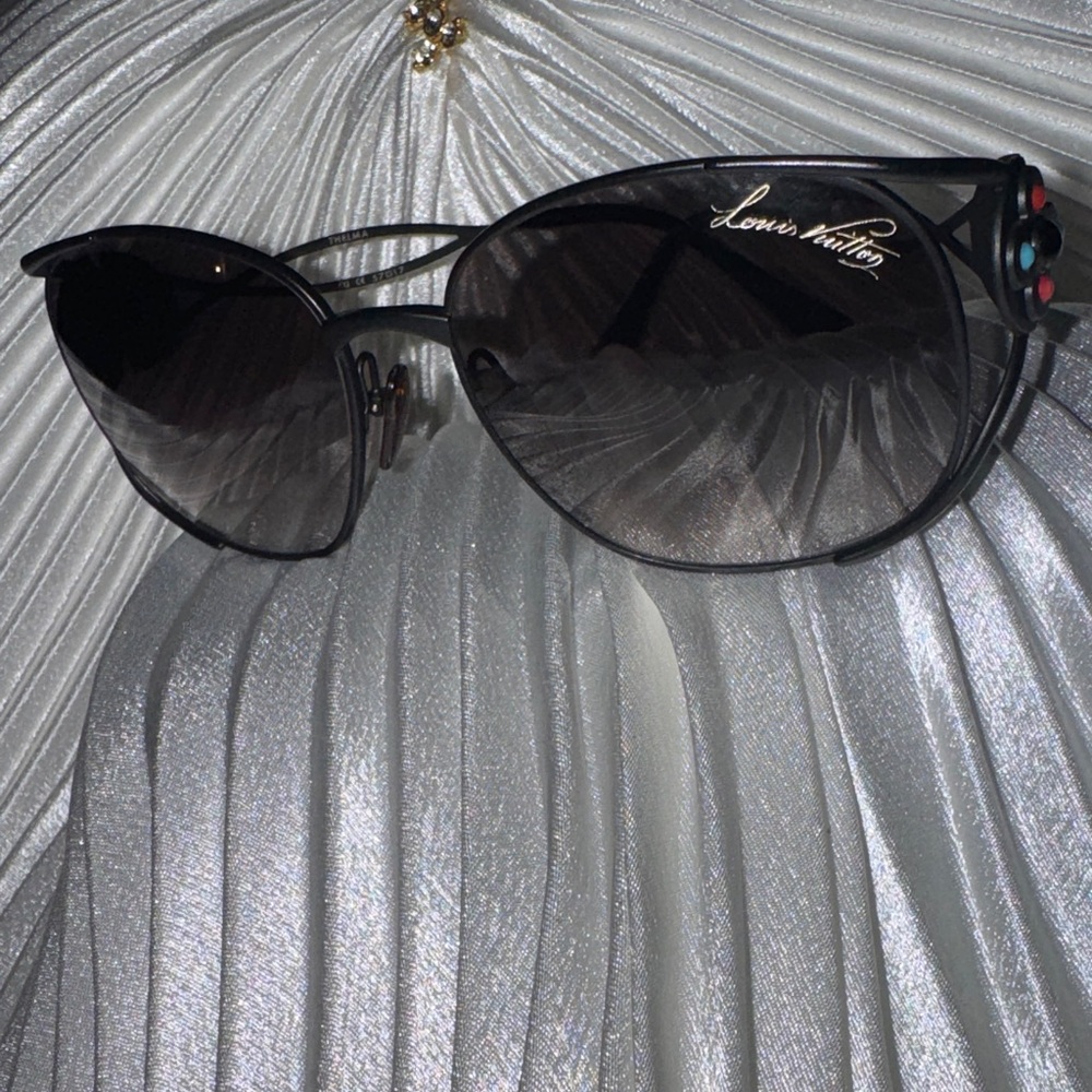 Exclusivity and Elegance every day! Black  Sunglasses